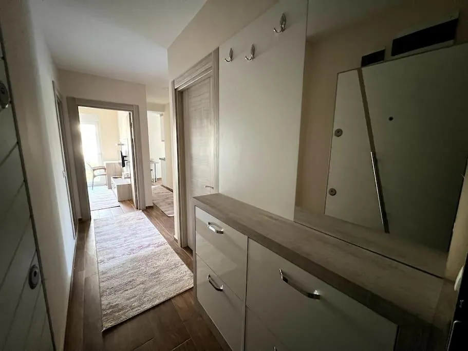 Sik, Merkezde Denize 3 Km Kueltuer Kafeler Cd. 2 Dk '12' Antália Apartamento
