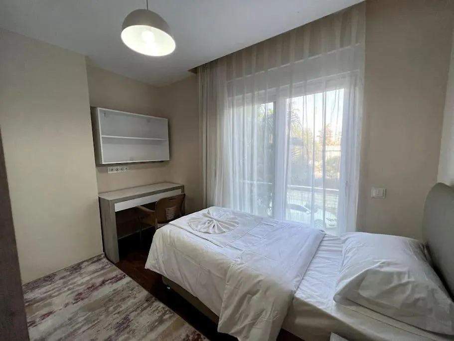 Apartamento Sik, Merkezde Denize 3 Km Kueltuer Kafeler Cd. 2 Dk '12' Antália